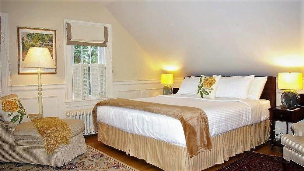 The Carriage House Inn Chatham Exterior foto