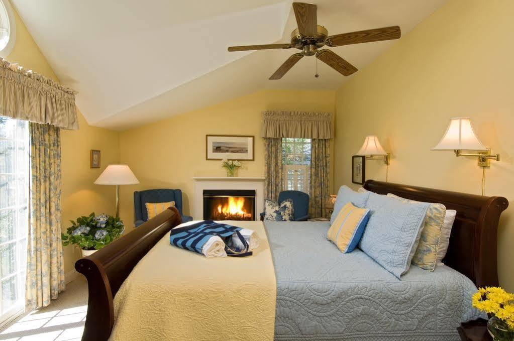The Carriage House Inn Chatham Exterior foto