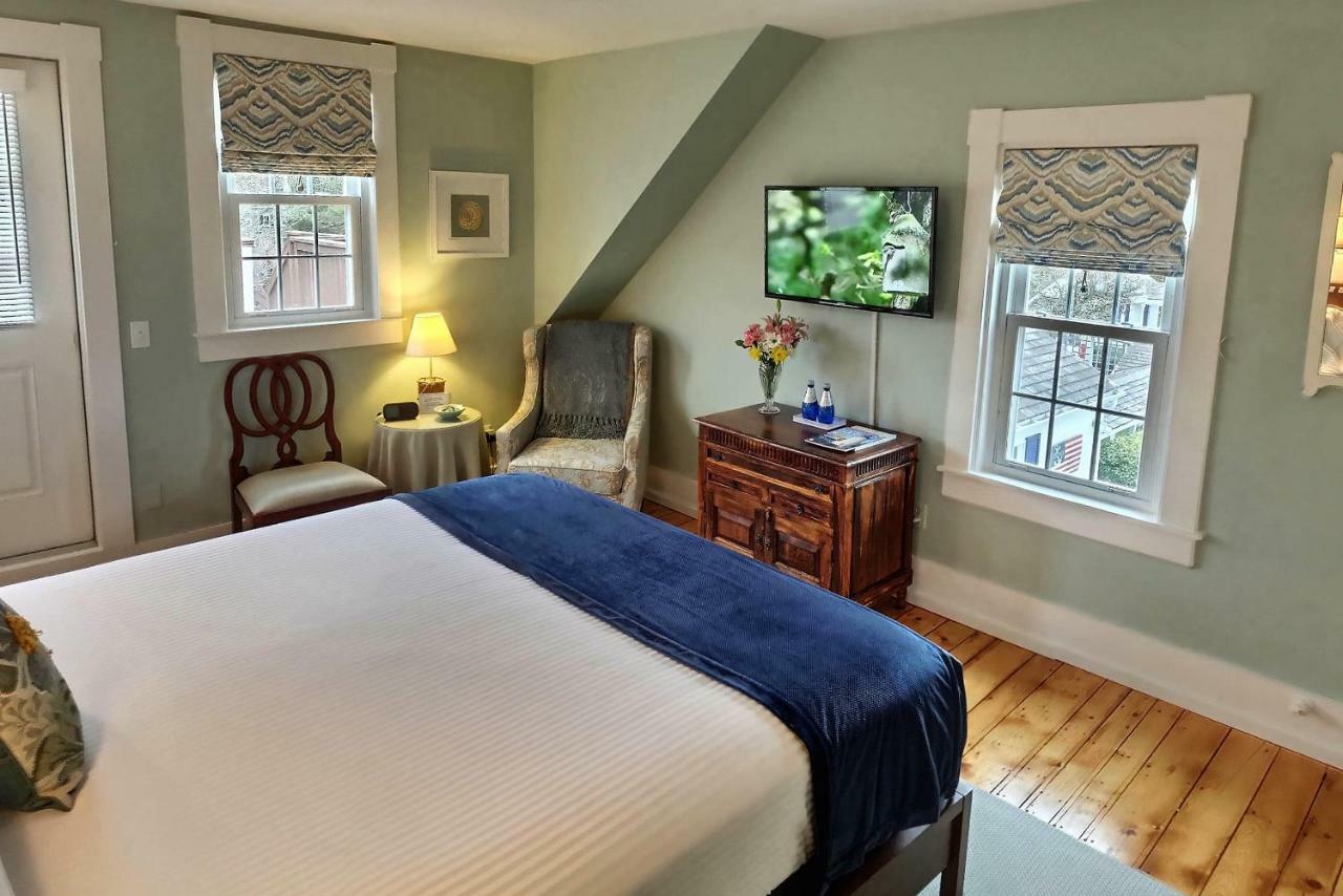 The Carriage House Inn Chatham Exterior foto